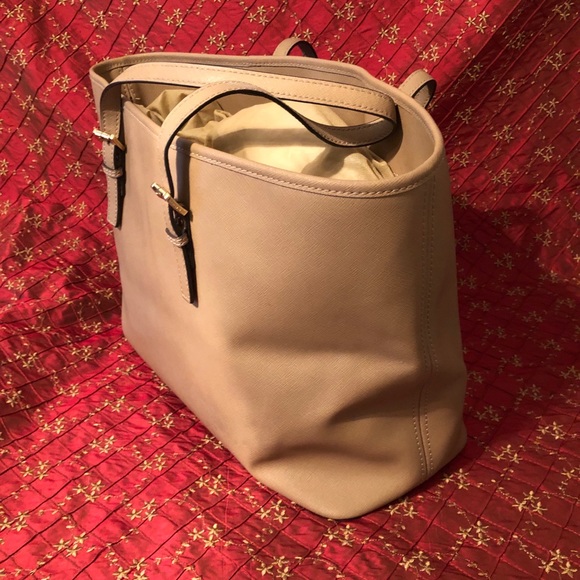 Michael Kors Authentic Tote Bag - Picture 2 of 3